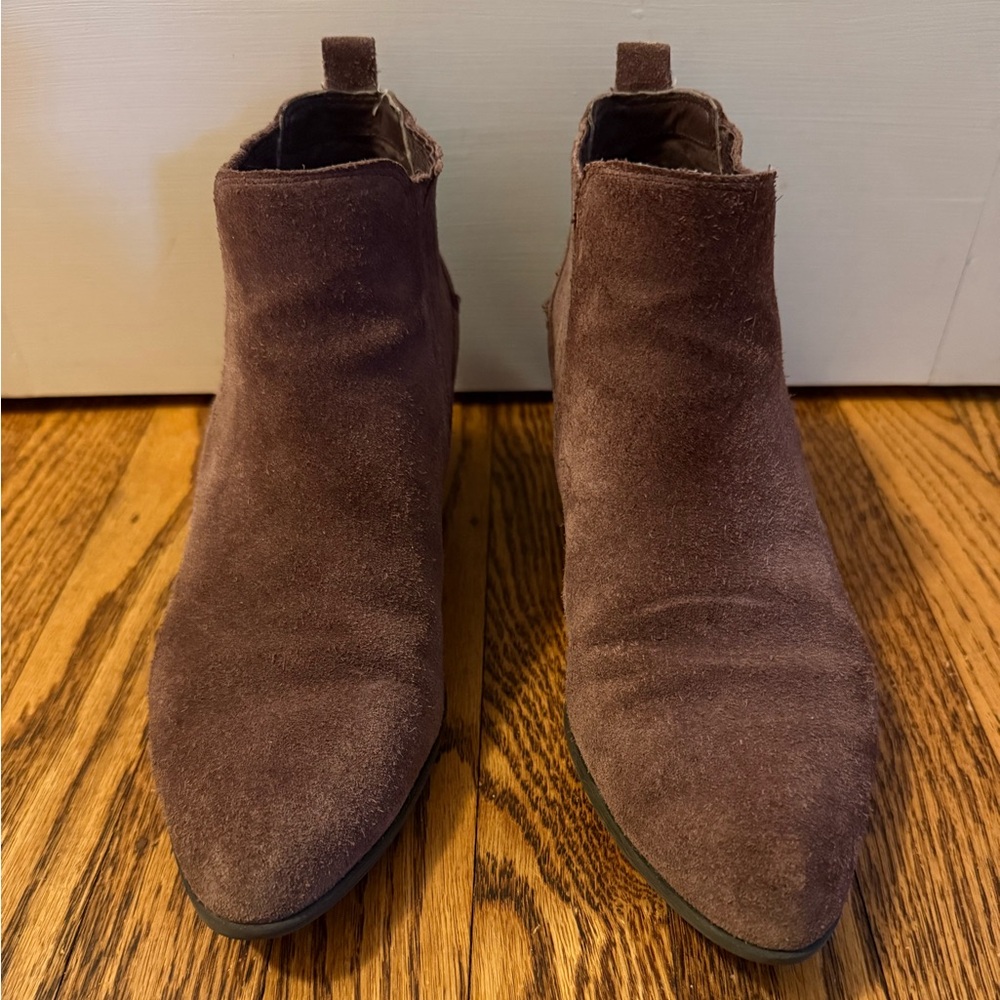 Crown Vintage Plum Purple Genuine Suede Chelsea Slip On Ankle Booties Size 9 M